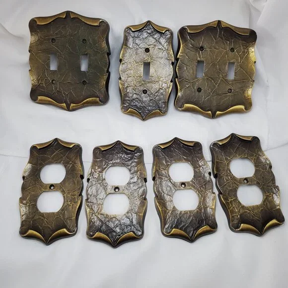 Vintage 7-Piece AMEROCK Metal Outlet & Switch Plate Covers Antique Brass Finish - Picture 10 of 10